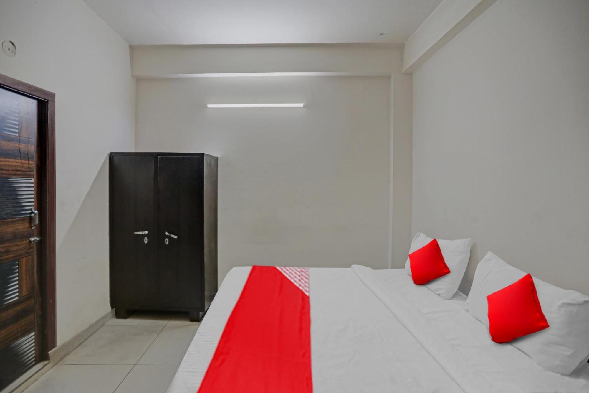 Hotel O Vrinda Residency Noida Buitenkant foto