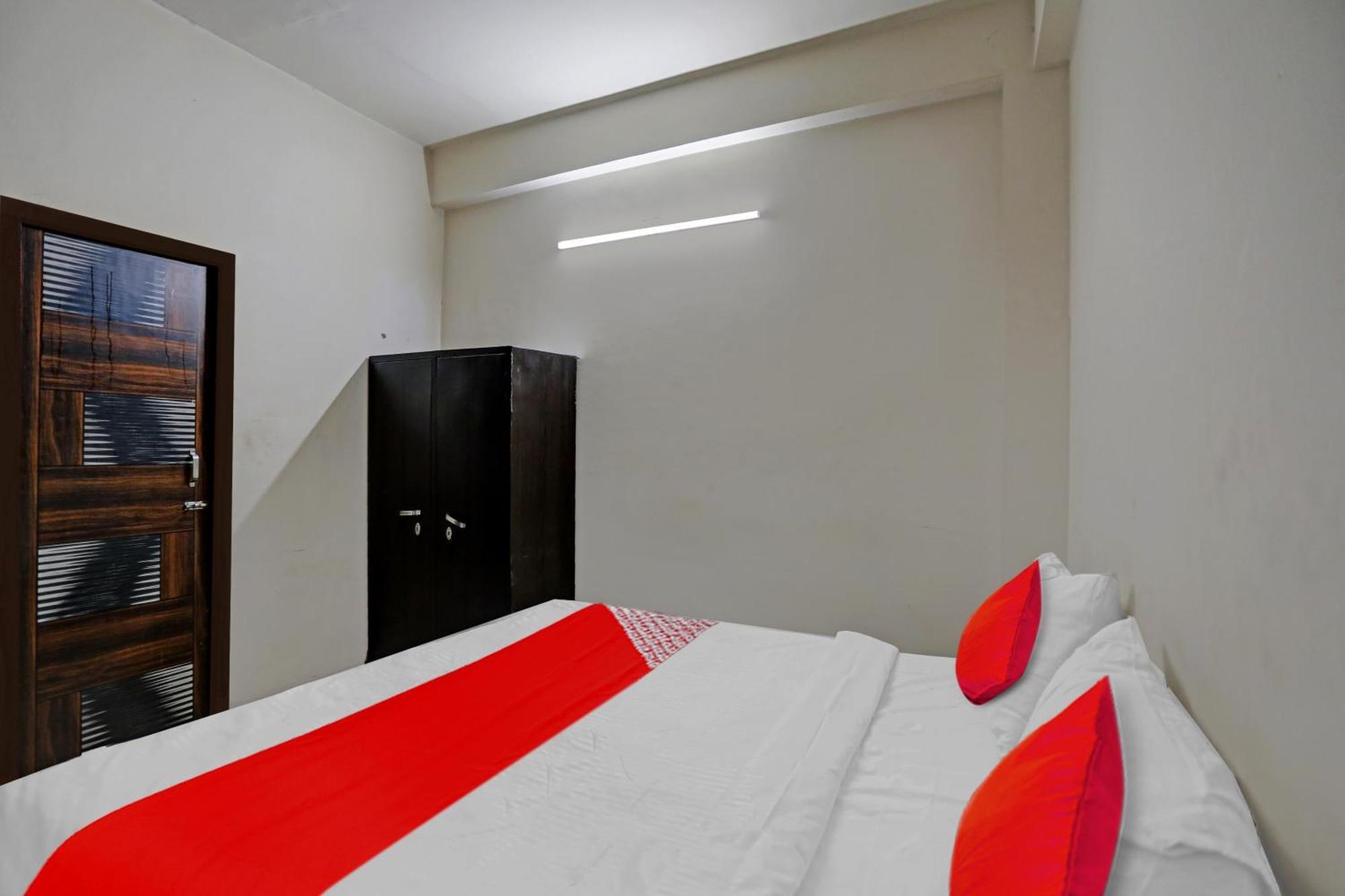 Hotel O Vrinda Residency Noida Buitenkant foto