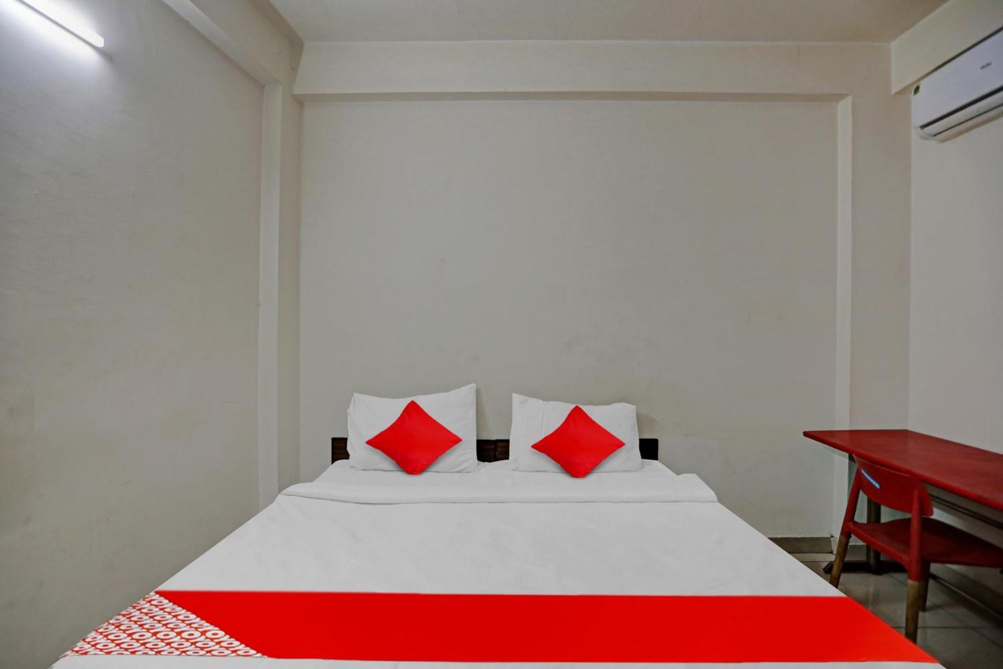 Hotel O Vrinda Residency Noida Buitenkant foto
