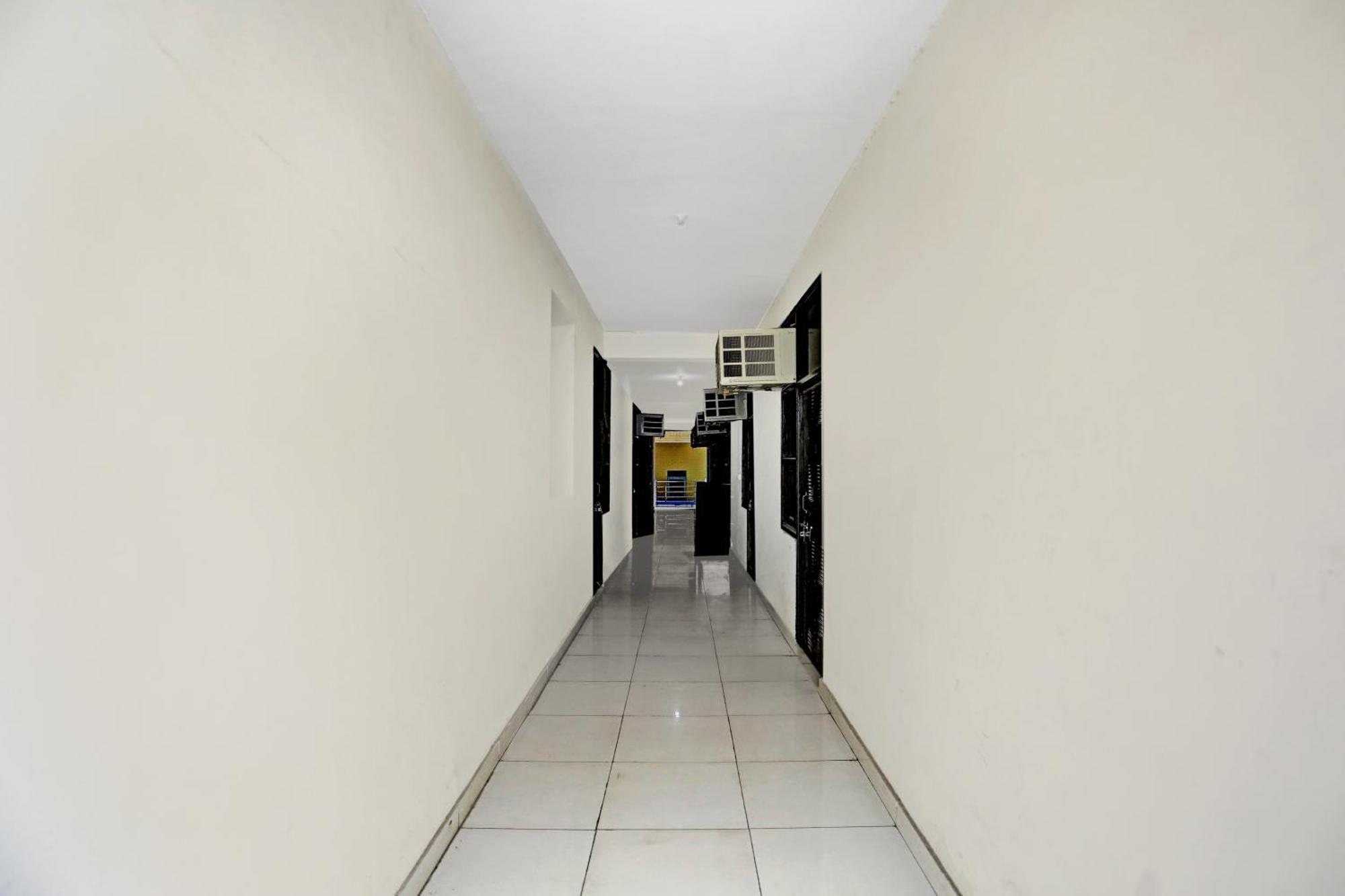 Hotel O Vrinda Residency Noida Buitenkant foto