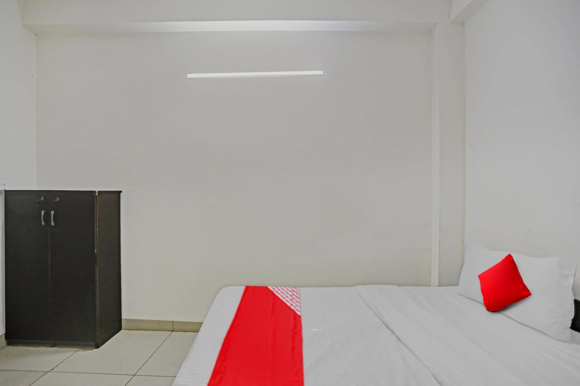 Hotel O Vrinda Residency Noida Buitenkant foto