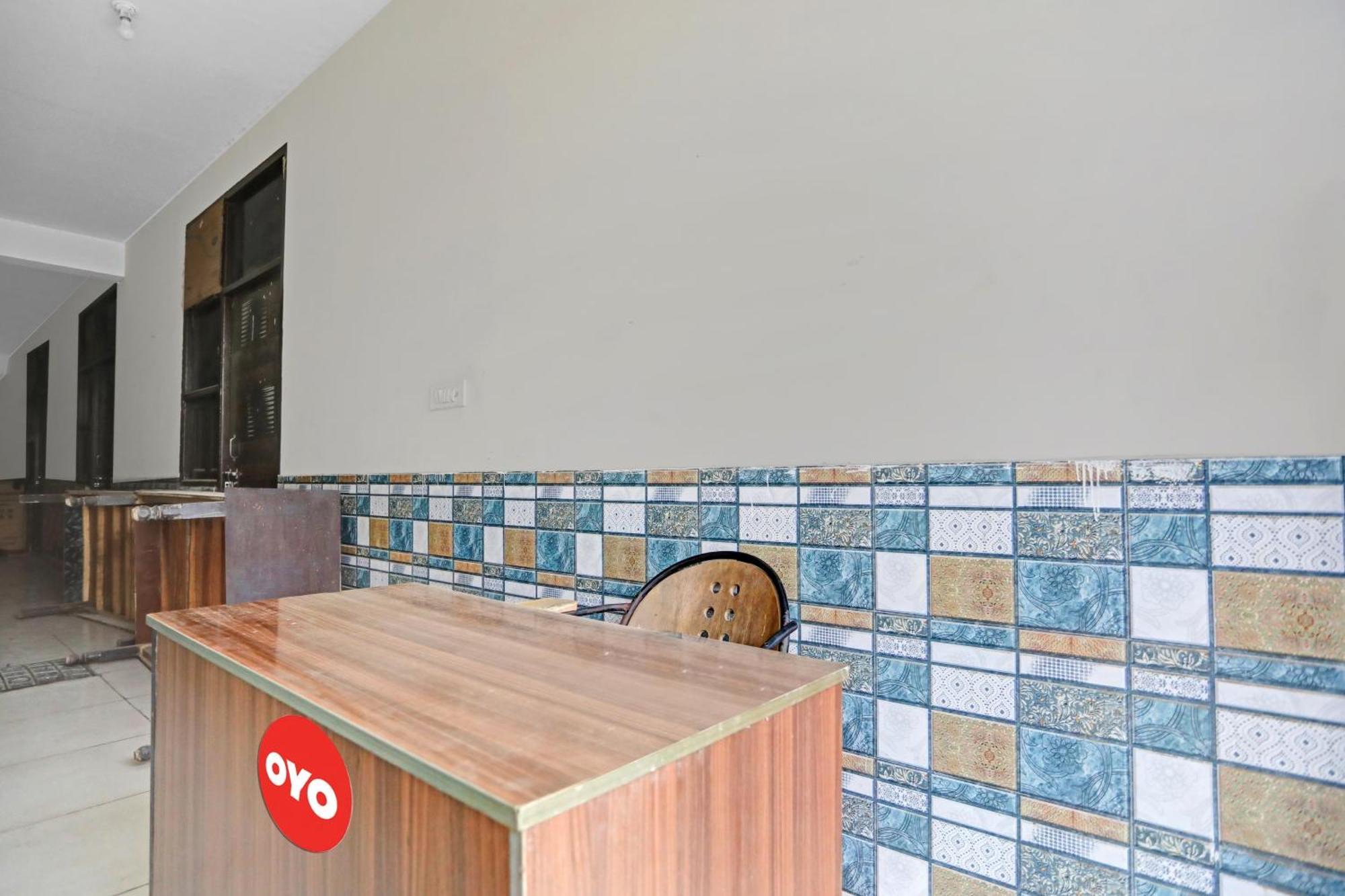 Hotel O Vrinda Residency Noida Buitenkant foto